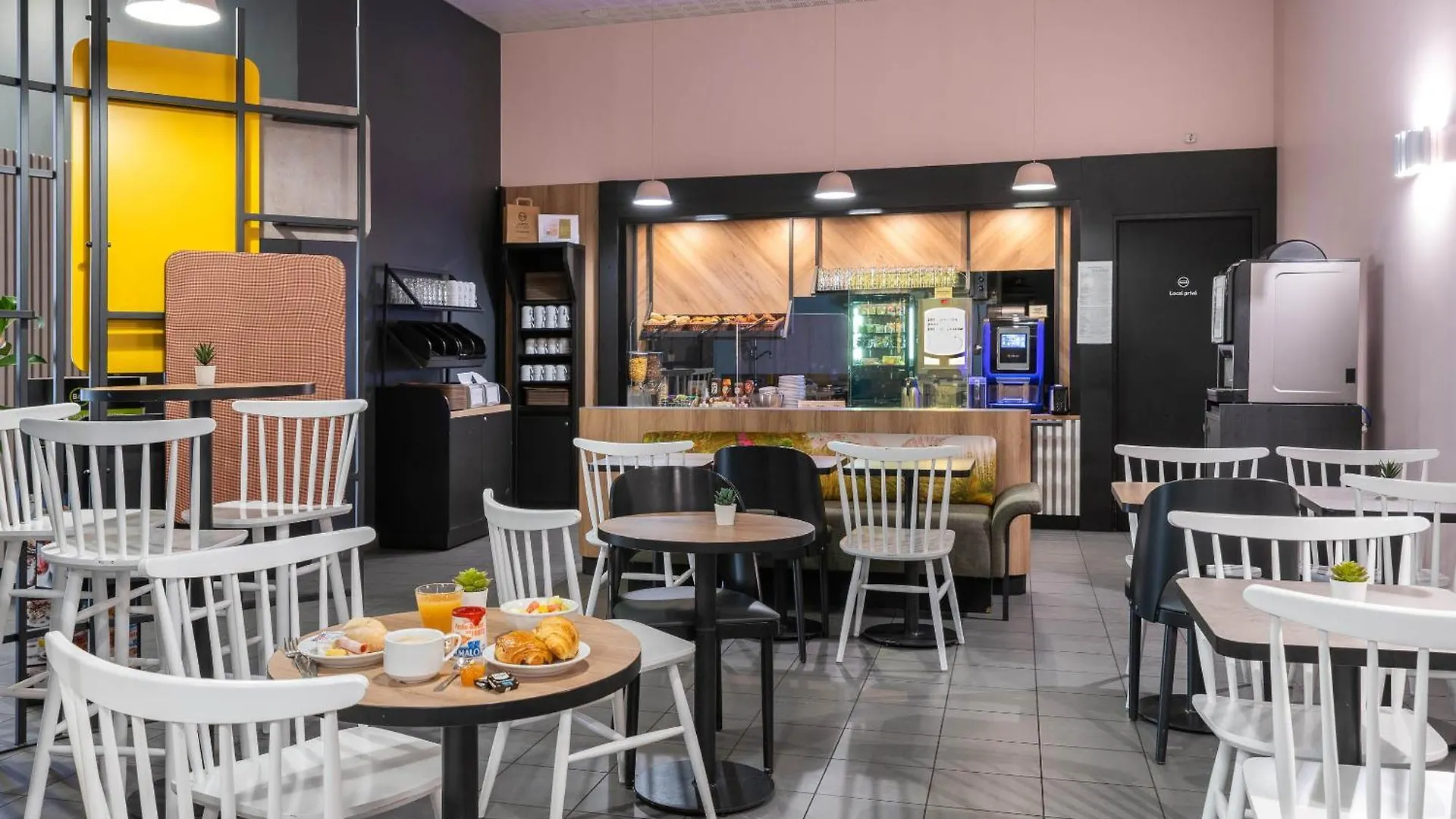 B&B Hotel Lyon Centre Perrache Berthelot 3*,  France